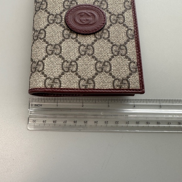 Gucci EUC Supreme Passport Case - Picture 10 of 12